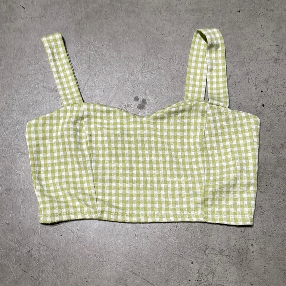 Woman’s crop top